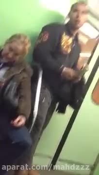 دزدیدن موبایل به روشی عجیب در مترو!