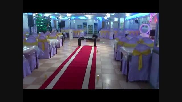 فرش قرمز جهت ورود عروس و داماد به تالار