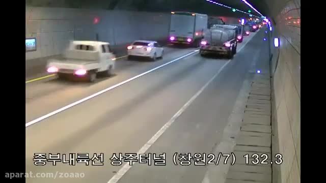 تصادف و آتش گرفتن ماشین در تونل