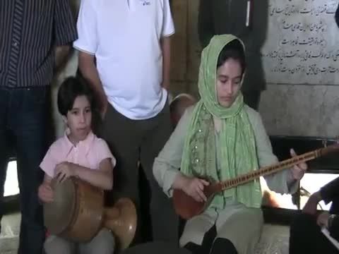 اجرای موسیقی سنتی توسط یه دختر 6ساله