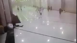 ویدئوی فروریختن بخشی از سقف مسجد الحرام