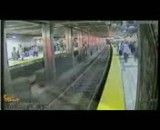 خودکشی نافرجام در مترو
