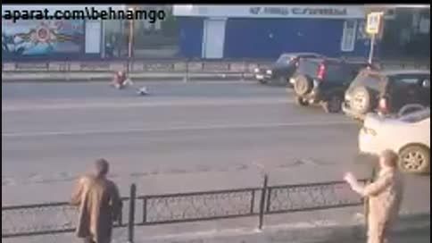 تصادف دلخراش مادر و فرزند در خیابان...!