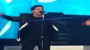 قسمتی از اجرای زنده آهنگـــ بـآتومیمونم فرزاد فرزین