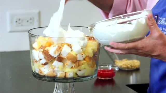 how to make a fruit trifle