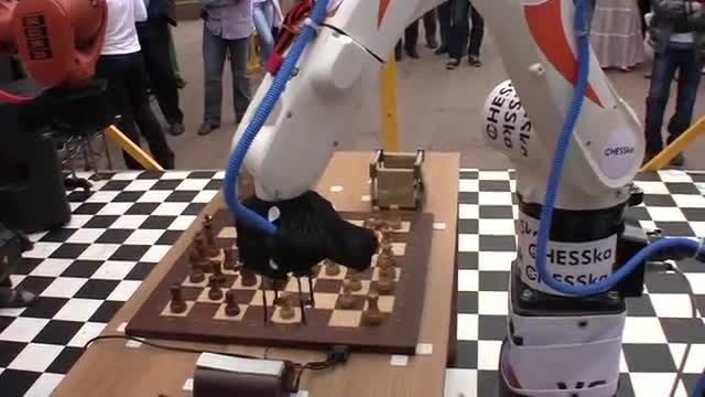 نبرد روباتهای شطرنج باز