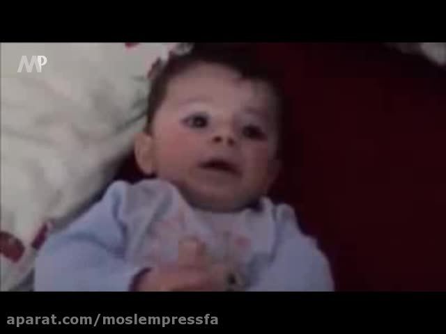 آرامش نوزاد شیرخواره با پخش صوت قرآن