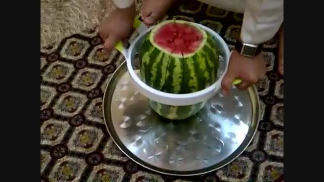 روش آسان خورد کردن هندوانه