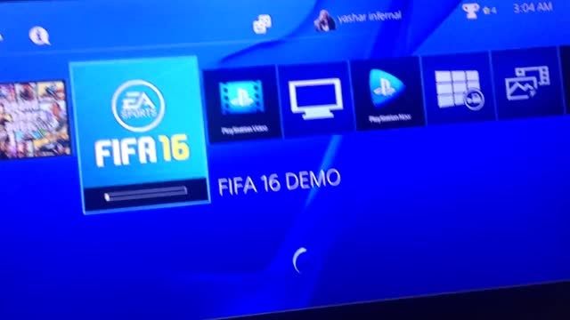 دارم fifa 16 demo رو برای ps4 دانلود میکنم حتما ببینید