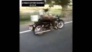 نیروی عجیب موتورسوار هندی..