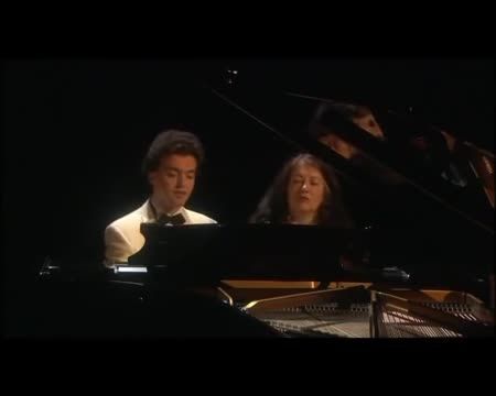 پیانو از مارتا ارگریچ و یوگنی كیسین - Mozart  KV521
