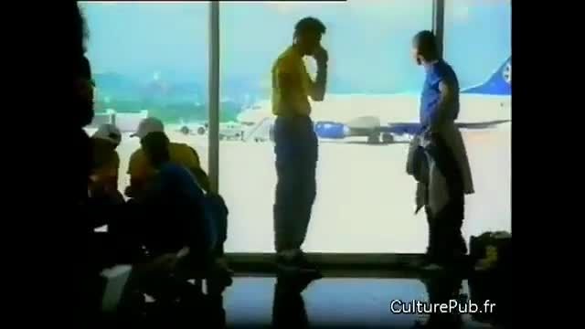 برزیلی ها در فرودگاه