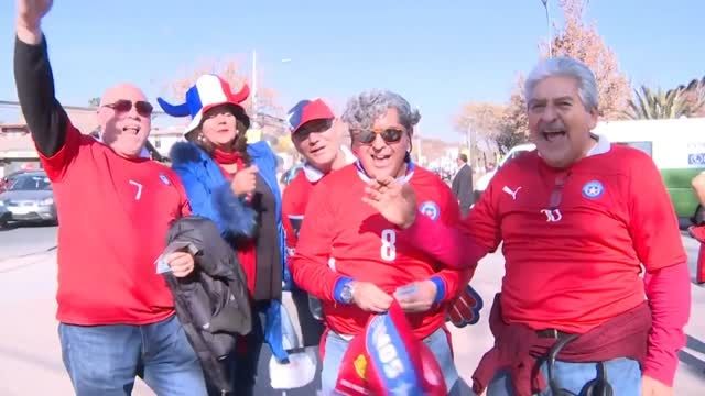 جشن و پایکوبی مردم شیلی پس از قهرمانی در کوپا آمریکا