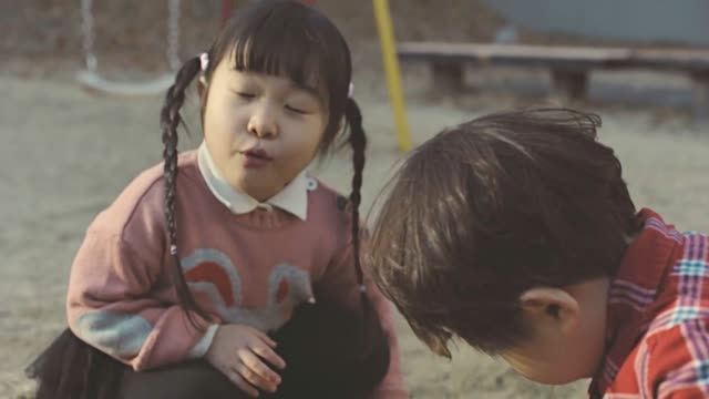 تبلیغ بچه های کره ای ..... جالبه