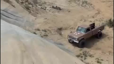 آفرود وانت جیپ سیمرغ (وانت آهو ( jeep gladiator j10
