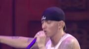 گریه کردن امینم Eminem هنگام اجرای آهنگ Mocking Bird