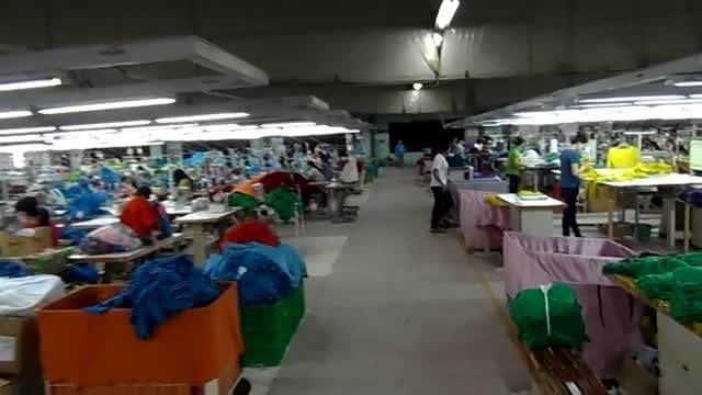 کارخانه تولید پوشاک در چین