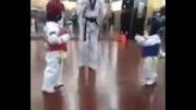 کاراته بازی کردن بچه ی دو ساله