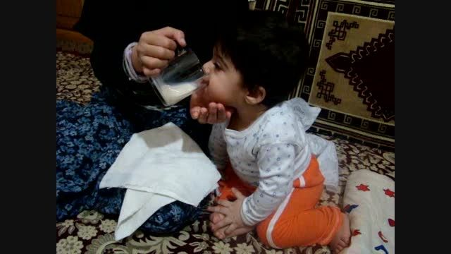 شیر خوردن بچه