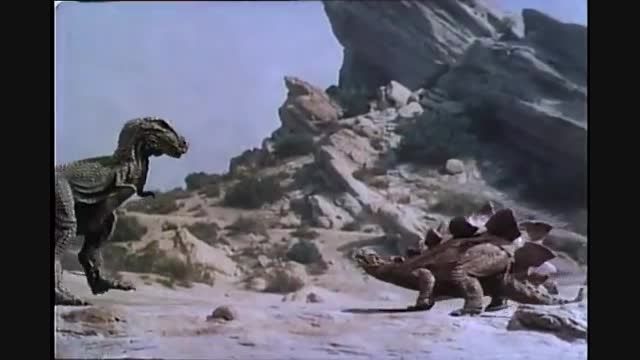 تی رکس،استگوسورس و ردوسورس در فیلم سیاره ی دایناسور ها