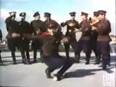 رقص عجیب افسران ارتش سرخ شوروی