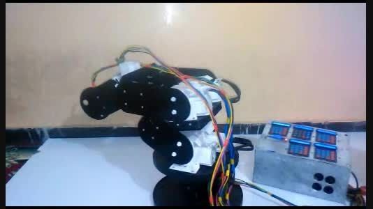 بازوی رباتیکی 5 محور-2