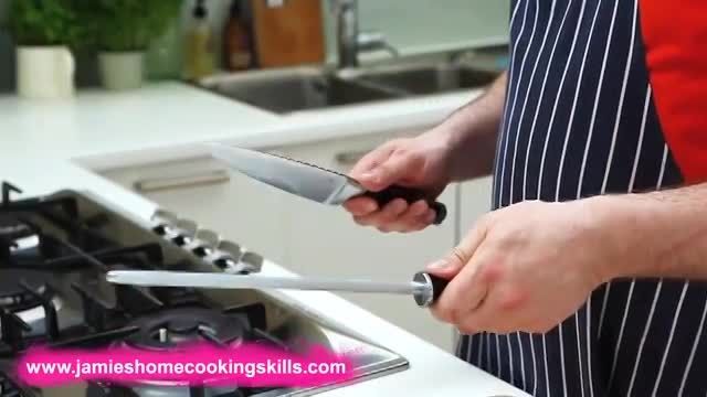 چطور چاقوی آشپزی خود را تیز کنیم؟ با جیمی اولیور