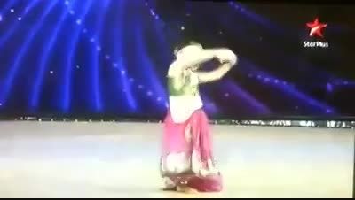 رقص زیبای هندی دختر کوچولو