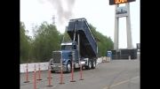 مسابقه سرعت حمل زباله با کامیون کمپرسی