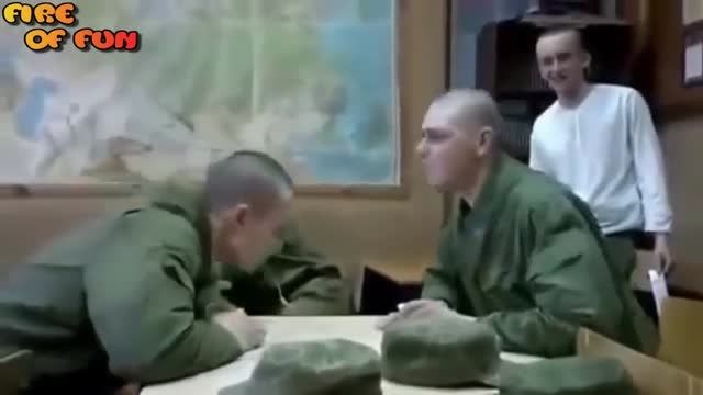 سرکار گذاشتن یک سرباز گیج