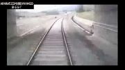 خودکشی دختر جوان در ریل قطار...