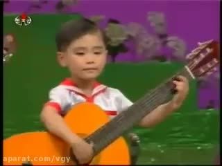 *****نواختن گیتارتوسط کودکان  کره شمالی****