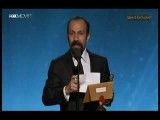 لحظه دریافت جایزه اسکار 2012 توسط اصغر فرهادی