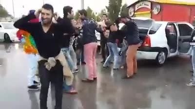 رقص وسط خیابان