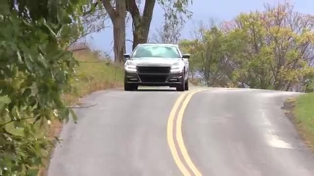 لذت رانندگی با ماشین زیبای Dodge Charger