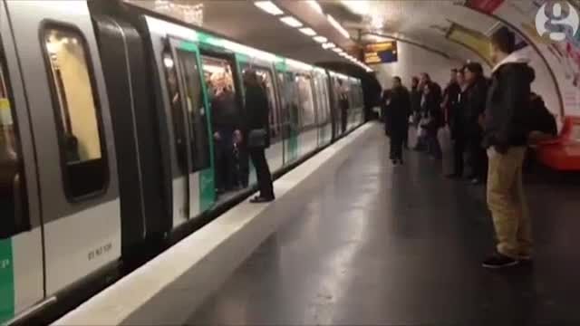 برخورد نژاد پرستانه با سیاه پوستان در مترو پاریس