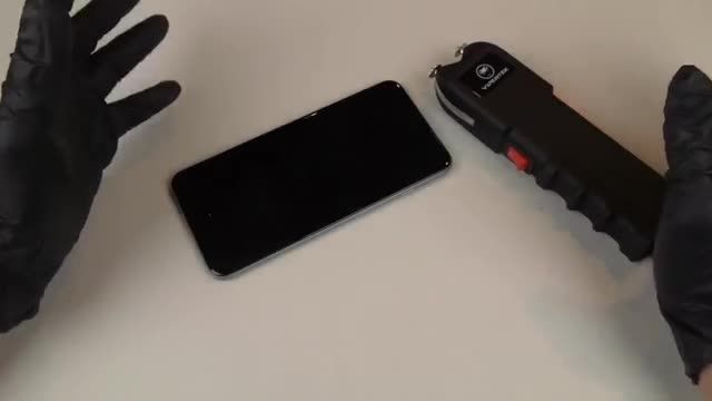 تست مقاومت iPhone 6 Plus در برابر شوک الکتریکی خارجی