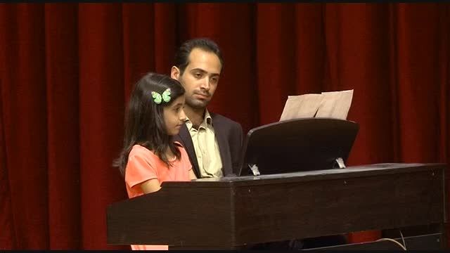 اجرای پیانو در کنسرت تجربی هنرجویان - بیرجند شهریور 94
