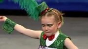 عکس العمل فوق العاده شیرین این بچه در مسابقات رقص بریتانیا