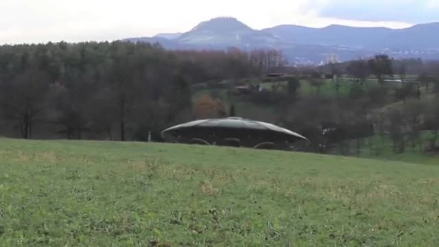 REAL UFO AND ALIEN