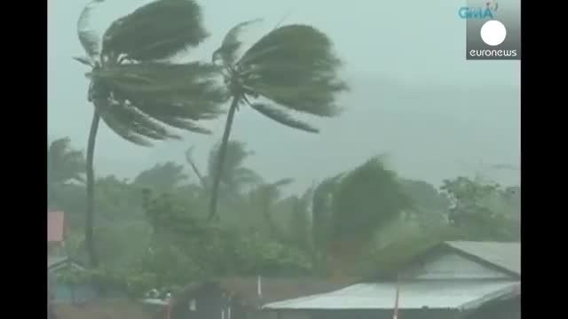 فرار از طوفان در فیلیپین