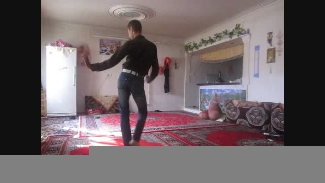 رقص باحال و شاد نوجوان ایرانی(خردادیان)(تنها درخانه)