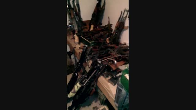 سلاحهایی که از داعشیان در فلوجه گرفته شده