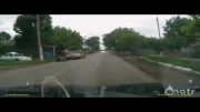 لحظه پرتاب شدن راننده ماشین در كف خیابان!