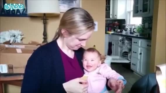 چیپس خوردن مادر و خندیدن بچه