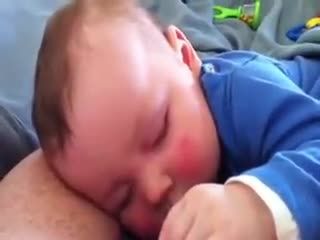 خواب دیدن بچه:))آخیییییییییییییی:))
