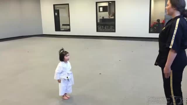 آموزش کاراته یا آموزش زبان؟!!