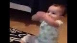 رقص یک بچه ۷ ماهه(خنده دار)