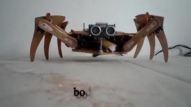 ربات عنکبوتی با قابلیت کنترول با گوشی هوشمند