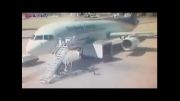 تصادف کامیون با هواپیما